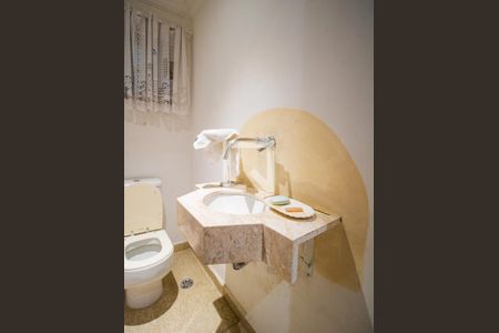 Casa à venda com 300m², 3 quartos e 2 vagasLavabo