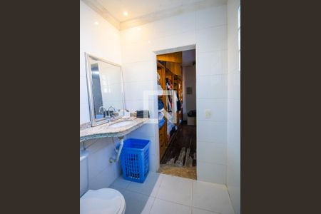 Casa à venda com 300m², 3 quartos e 2 vagasBanheiro da Suíte 3