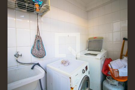 Casa à venda com 300m², 3 quartos e 2 vagasÁrea de Serviço