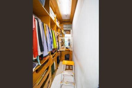 Casa à venda com 300m², 3 quartos e 2 vagasCloset da Suíte 2
