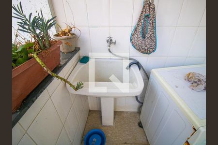 Casa à venda com 300m², 3 quartos e 2 vagasÁrea de Serviço