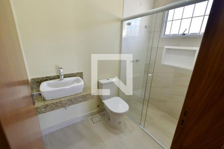 Casa à venda com 350m², 4 quartos e 6 vagasBanheiro Suíte 3