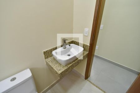 Casa à venda com 350m², 4 quartos e 6 vagasBanheiro Social