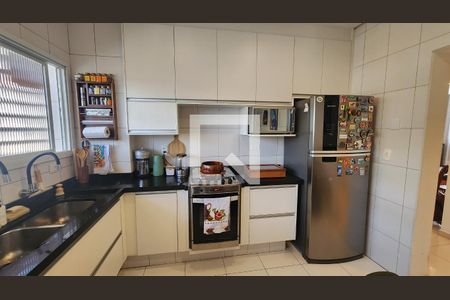 Apartamento para alugar com 118m², 2 quartos e 1 vaga Apartamento para alugar com 118m², 2 quartos e 1 vagaCozinha - Armários