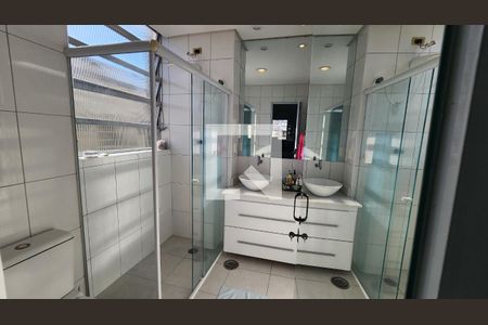 Apartamento para alugar com 118m², 2 quartos e 1 vaga Apartamento para alugar com 118m², 2 quartos e 1 vagaBanheiro da Suíte