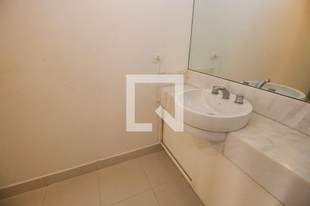 Apartamento à venda com 340m², 5 quartos e 4 vagasBanheiro da Suíte 2