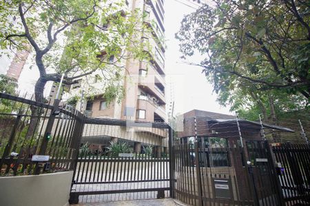 Apartamento à venda com 340m², 5 quartos e 4 vagasFachada e portaria