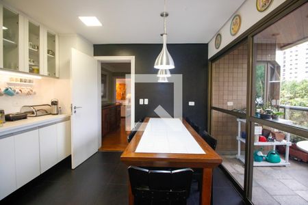 Apartamento à venda com 340m², 5 quartos e 4 vagasCozinha