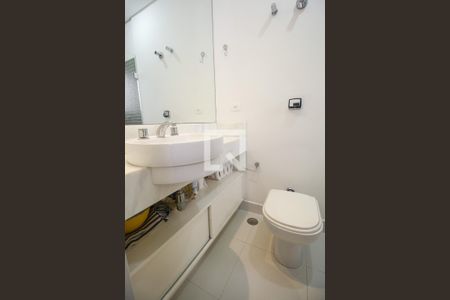 Apartamento à venda com 340m², 5 quartos e 4 vagasBanheiro da Suíte 4