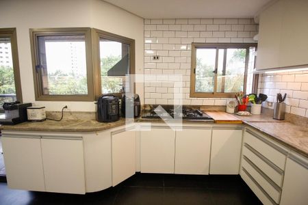 Apartamento à venda com 340m², 5 quartos e 4 vagasCozinha