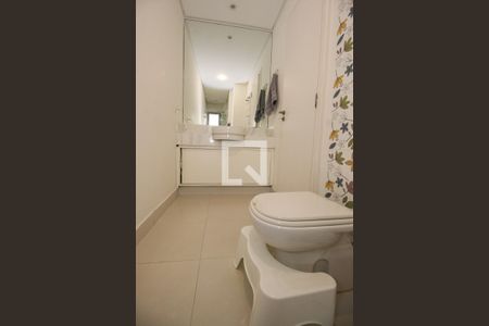 Apartamento à venda com 340m², 5 quartos e 4 vagasBanheiro da Suíte 2