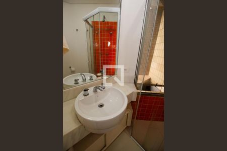 Apartamento à venda com 340m², 5 quartos e 4 vagasBanheiro da Suíte 3