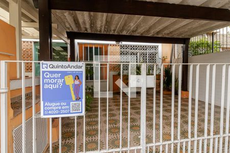 Casa à venda com 150m², 3 quartos e 2 vagas Casa à venda com 150m², 3 quartos e 2 vagasFachada