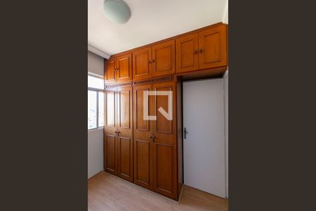 Quarto 2 de apartamento para alugar com 2 quartos, 55m² em Nova Suíça, Belo Horizonte