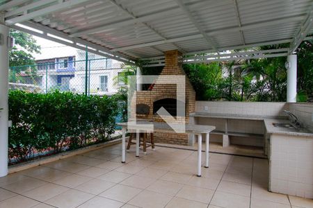 Apartamento à venda com 225m², 4 quartos e 3 vagas Apartamento à venda com 225m², 4 quartos e 3 vagasÁrea comum - Churrasqueira