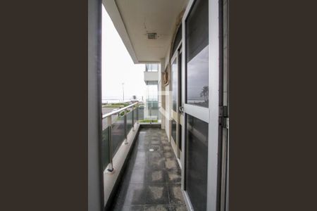 Apartamento à venda com 225m², 4 quartos e 3 vagas Apartamento à venda com 225m², 4 quartos e 3 vagasVaranda quarto 2 e 3