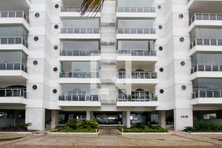 Apartamento à venda com 225m², 4 quartos e 3 vagas Apartamento à venda com 225m², 4 quartos e 3 vagasFachada