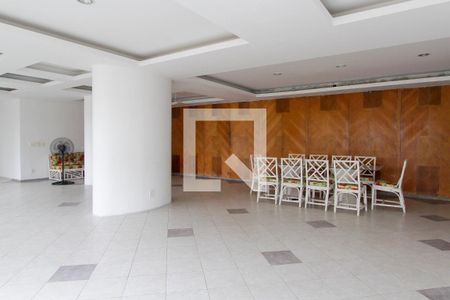 Apartamento à venda com 225m², 4 quartos e 3 vagas Apartamento à venda com 225m², 4 quartos e 3 vagasÁrea comum - Salão de festas