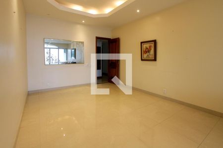 Apartamento à venda com 225m², 4 quartos e 3 vagas Apartamento à venda com 225m², 4 quartos e 3 vagasSala