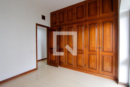 Apartamento à venda com 225m², 4 quartos e 3 vagas Apartamento à venda com 225m², 4 quartos e 3 vagasQuarto 2