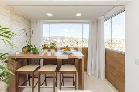 Varanda de apartamento à venda com 2 quartos, 77m² em Havaí, Belo Horizonte