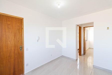 Sala/Cozinha/Área de Serviço  de apartamento para alugar com 2 quartos, 38m² em Vila Londrina, São Paulo