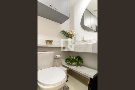 Banheiro de apartamento à venda com 1 quarto, 27m² em Indianópolis, São Paulo