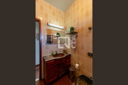 Casa à venda com 418m², 3 quartos e 2 vagasBanheiro