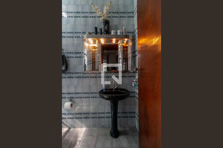 Casa à venda com 418m², 3 quartos e 2 vagasBanheiro