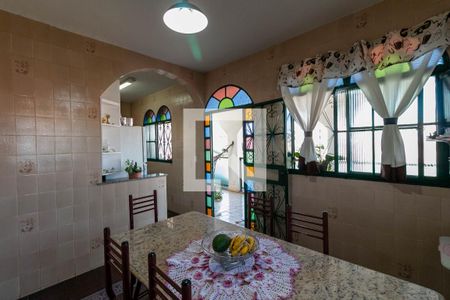 Casa à venda com 418m², 3 quartos e 2 vagasSala 