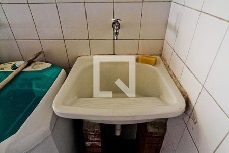 Casa à venda com 305m², 2 quartos e 2 vagas Casa à venda com 305m², 2 quartos e 2 vagasÁrea de Serviço