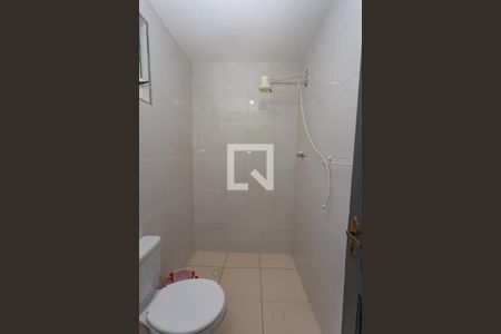 Casa à venda com 200m², 4 quartos e 2 vagas Casa à venda com 200m², 4 quartos e 2 vagasEdícula - banheiro