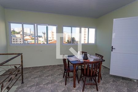 Casa à venda com 200m², 4 quartos e 2 vagas Casa à venda com 200m², 4 quartos e 2 vagasCasa 1 cozinha