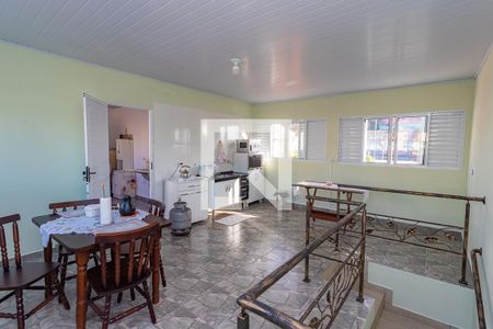 Casa à venda com 200m², 4 quartos e 2 vagas Casa à venda com 200m², 4 quartos e 2 vagasCasa 1 cozinha