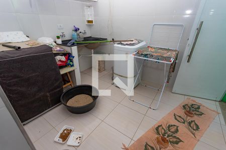 Casa à venda com 200m², 4 quartos e 2 vagas Casa à venda com 200m², 4 quartos e 2 vagasCasa 2 - área de serviço
