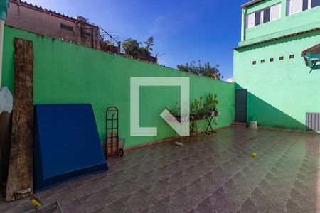 Casa à venda com 200m², 4 quartos e 2 vagas Casa à venda com 200m², 4 quartos e 2 vagasQuintal