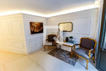 Casa de condomínio à venda com 518m², 4 quartos e 8 vagas Casa de condomínio à venda com 518m², 4 quartos e 8 vagasHall de entrada