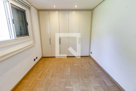 Casa de condomínio à venda com 518m², 4 quartos e 8 vagas Casa de condomínio à venda com 518m², 4 quartos e 8 vagasSuíte 2 - armários