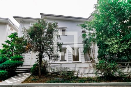 Casa de condomínio à venda com 518m², 4 quartos e 8 vagas Casa de condomínio à venda com 518m², 4 quartos e 8 vagasFachada Casa