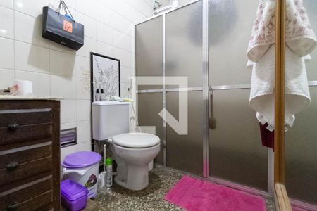 Casa à venda com 297m², 4 quartos e 3 vagasBanheiro da suíte 1