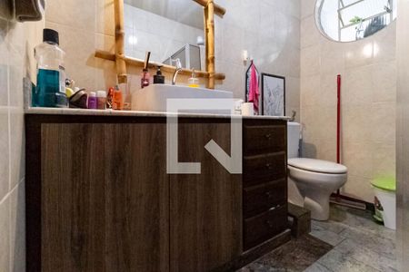 Casa à venda com 297m², 4 quartos e 3 vagasBanheiro social 