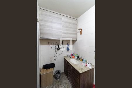 Casa à venda com 297m², 4 quartos e 3 vagasBanheiro da suíte 1