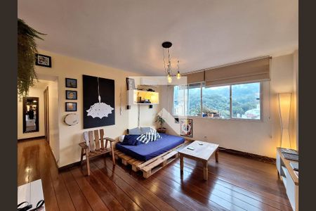 Sala de apartamento para alugar com 3 quartos, 84m² em Cosme Velho, Rio de Janeiro