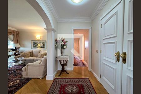 Corredor de entrada de apartamento para alugar com 4 quartos, 200m² em Indianópolis, São Paulo