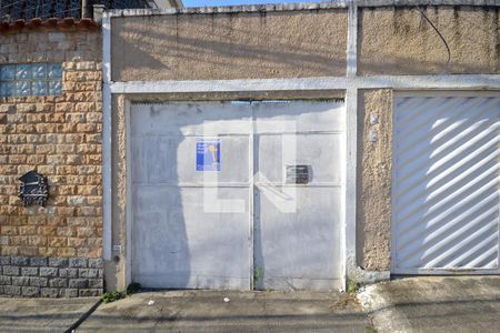 Casa para alugar com 25m², 1 quarto e 1 vaga Casa para alugar com 25m², 1 quarto e 1 vagaFachada