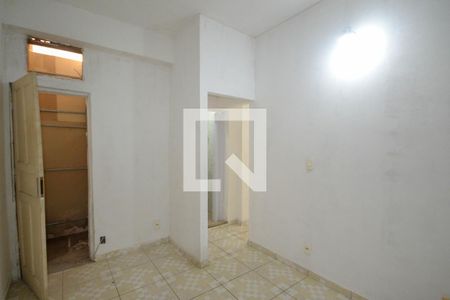 Quarto de casa para alugar com 1 quarto, 25m² em Olinda, Nilópolis