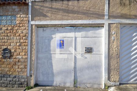 Casa para alugar com 25m², 1 quarto e 1 vaga Casa para alugar com 25m², 1 quarto e 1 vagaFachada