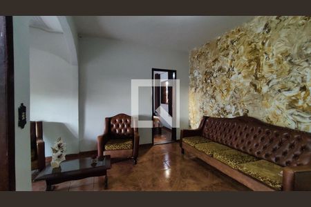 Casa para alugar com 3 quartos, 200m² em Pedra Azul, Contagem