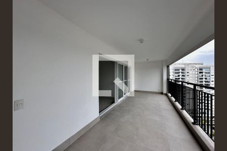 Apartamento à venda com 136m², 4 quartos e 2 vagasVaranda