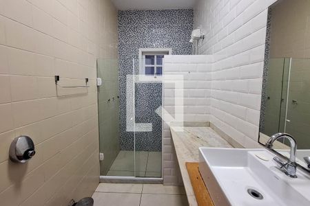Casa para alugar com 450m², 5 quartos e 4 vagasBanheiro da Suíte 1